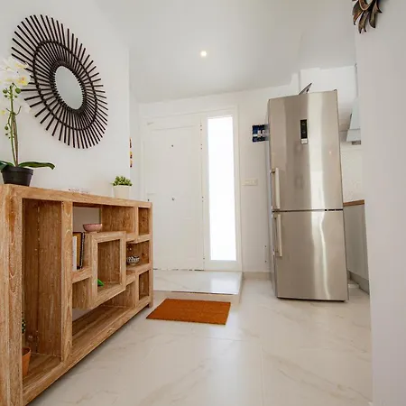Point 3 Bed House Vakantiehuis *
