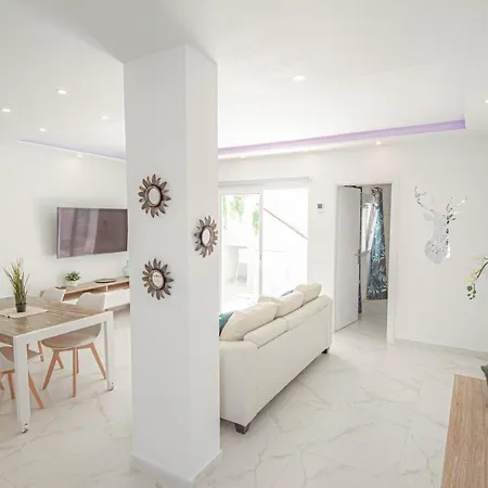 Point 3 Bed House Дом отдыха